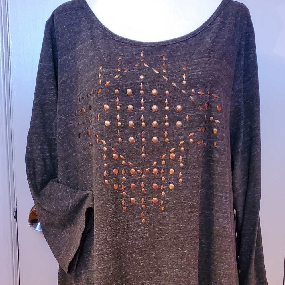 XL Long Top w/brass dots  3/4/sleeve great w/leggings